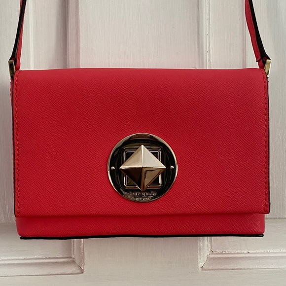kate spade Handbags - Kate Spade Coral Crossbody Bag
